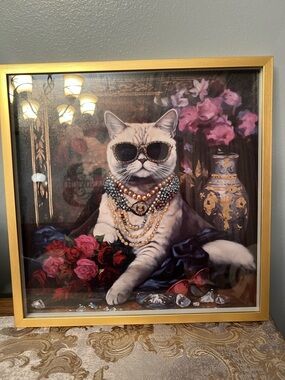 Bougie Cat in Glass Case Frame